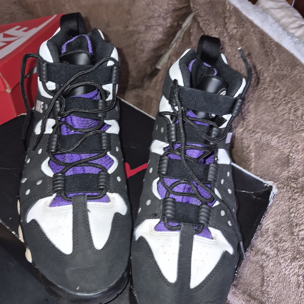 Nike Black & White Athletic Sneakers with Purple Accents - Picture 6 of 6
